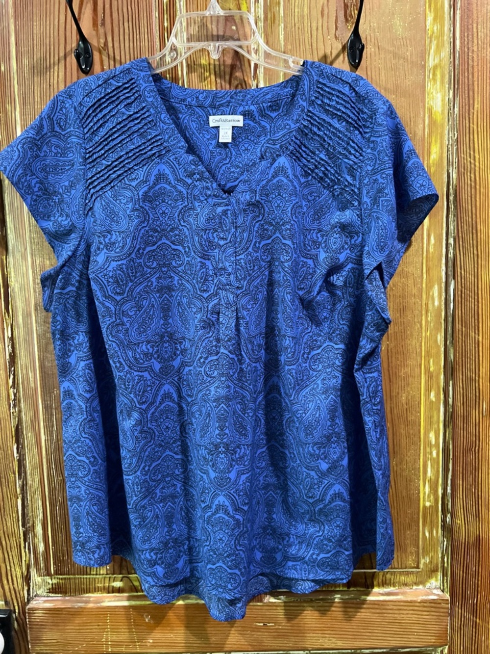 croft & barrow Blue & Black V-Neck Pintuck Top